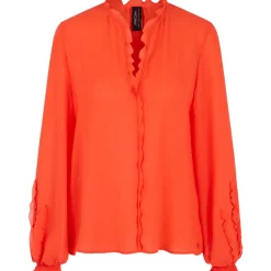 Feminine bluse mit volant