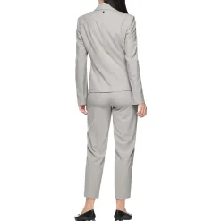 Klassischer blazer mit taillierung