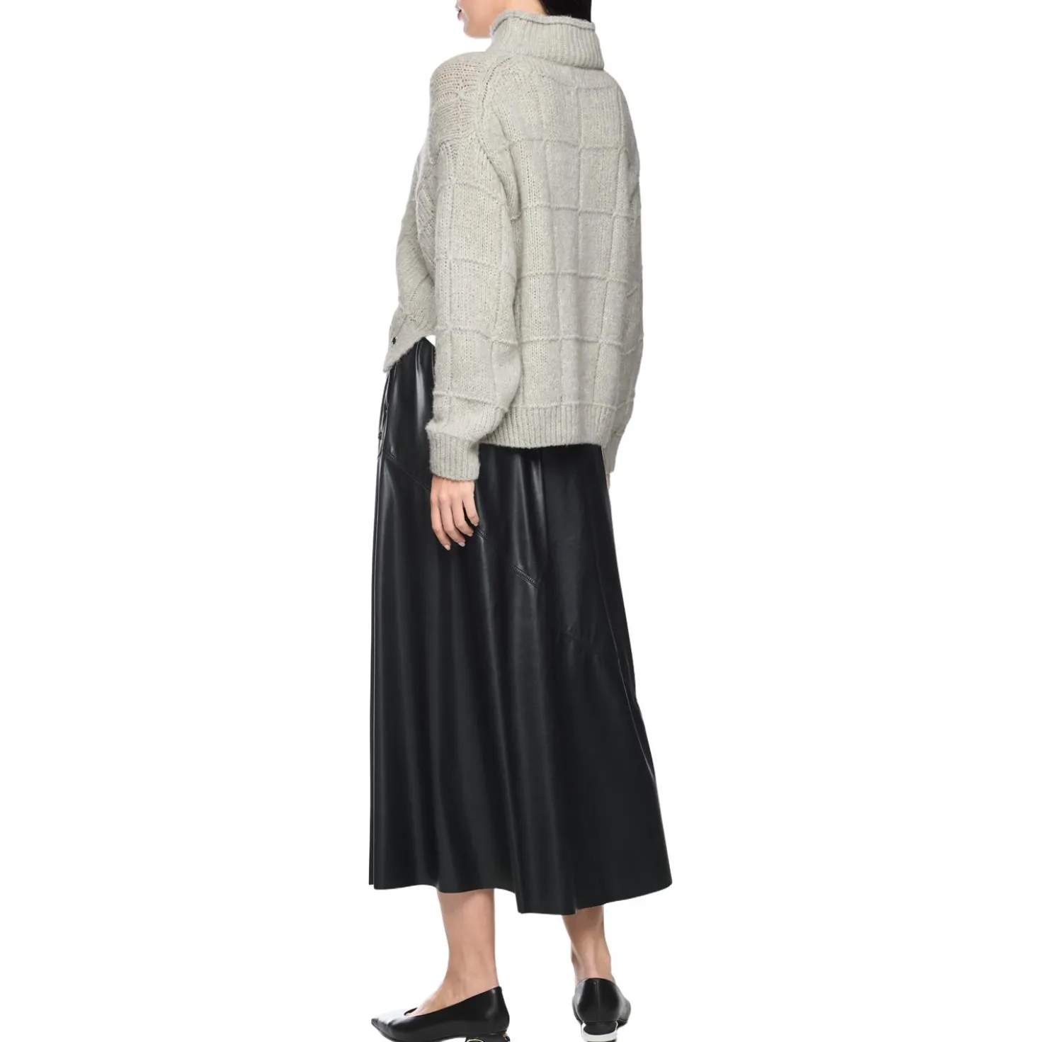 Oversize-pullover knitted in germany