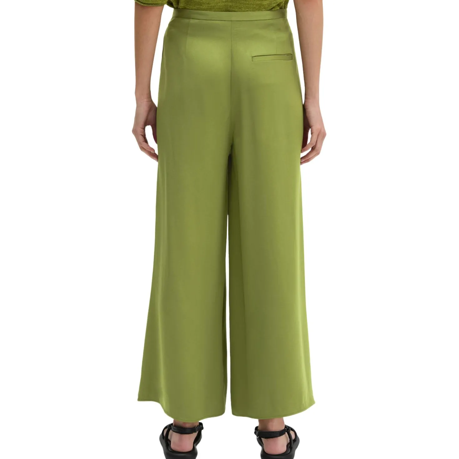Weite hose