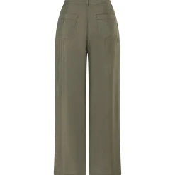 Weite hose